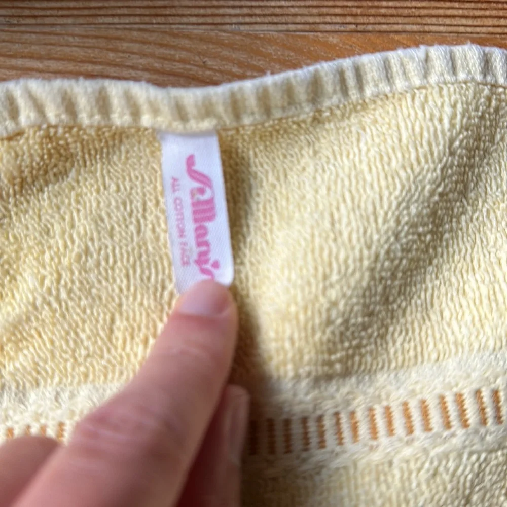 Vintage Floral Hand Towel